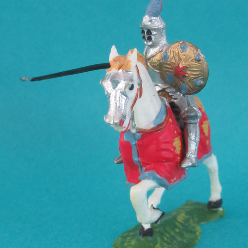 8966 4 Chevalier en armure  sur cheval caparaçonné, avec lance, bouclier, casque à plumets visière fermée (II a).